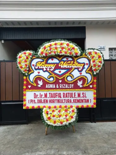 Papan Bunga Pernikahan duri utara